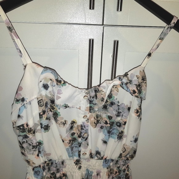 Dynamite Floral Summer Dress - Picture 5 of 11